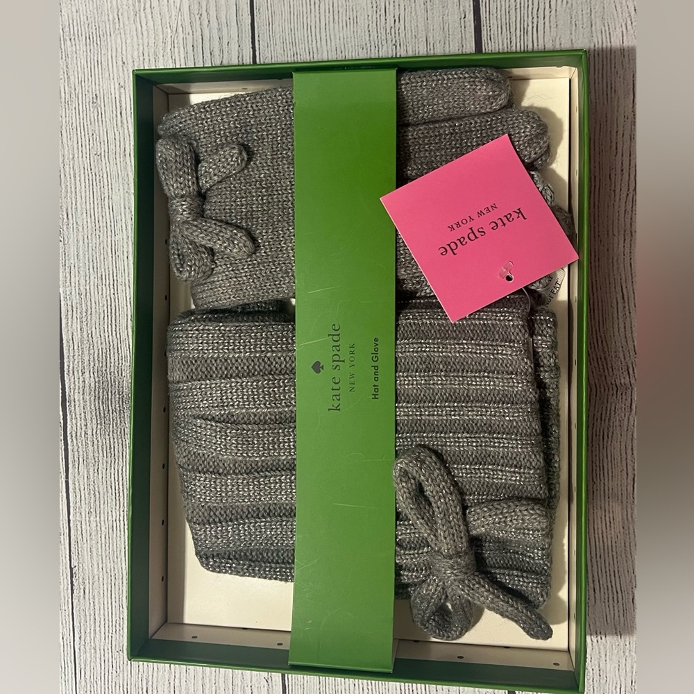 Kate Spade hat and gloves